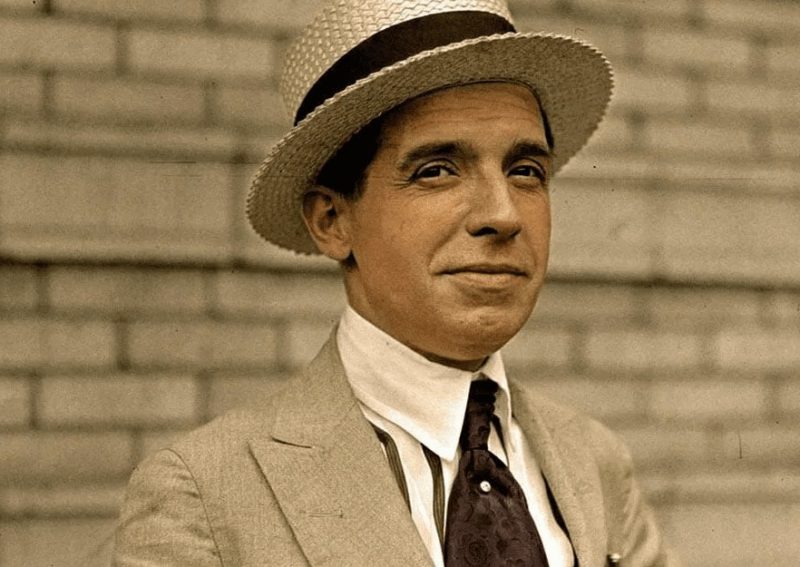 Ponzi y las estafas piramidales